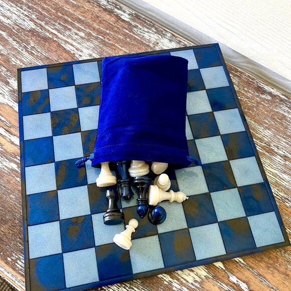 Marbled Blue-Black and Pearl White Chess Board Game with Velvet Bag 32 pieces - Picture 2 of 9